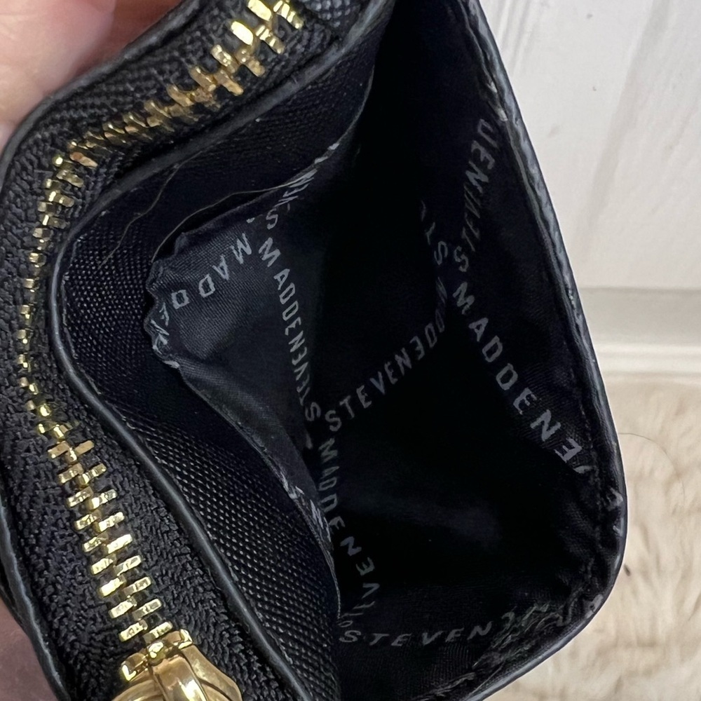 STEVE MADDEN CARD HOLDER - Picture 3 of 8